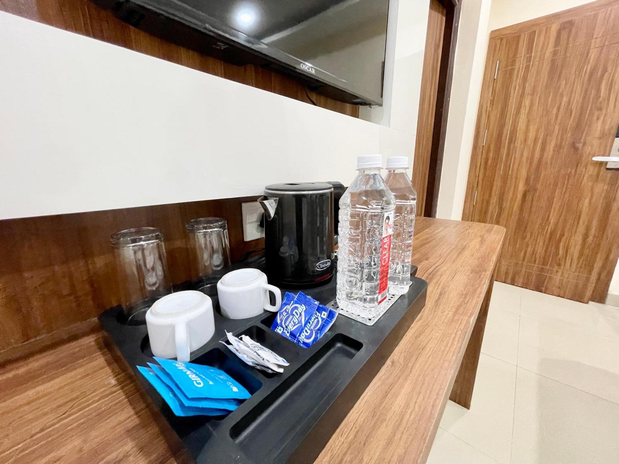 Hotel Srk ! ! Fully-air-conditioned At Prime Location With Lift-wifi-restaurant Availability, Near Kashi Vishwanath Temple, And Ganga Ghat, Luxurious Varanasi